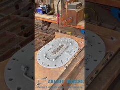 Nắp lỗ ống dẫn với dấu hàn được trang bị các vỏ cao su khác nhau so với những người trong