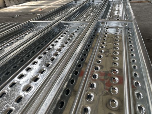 Q235 Q345B Hệ thống giàn giáo Cuplock Ván sàn với kích thước tùy chỉnh và chống ăn mòn nhà cung cấp